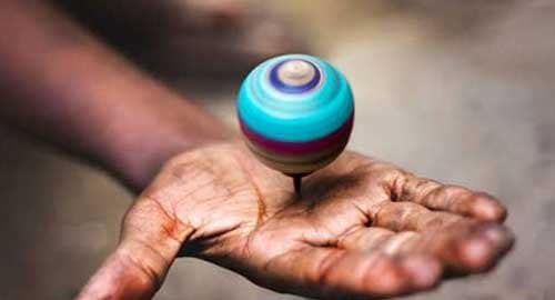 Traditional-Tamil-village-games-(Bambaram,-Kittipul,-Kabaddi,-Pallanguzhi,-Nondi,-Uriyadi)