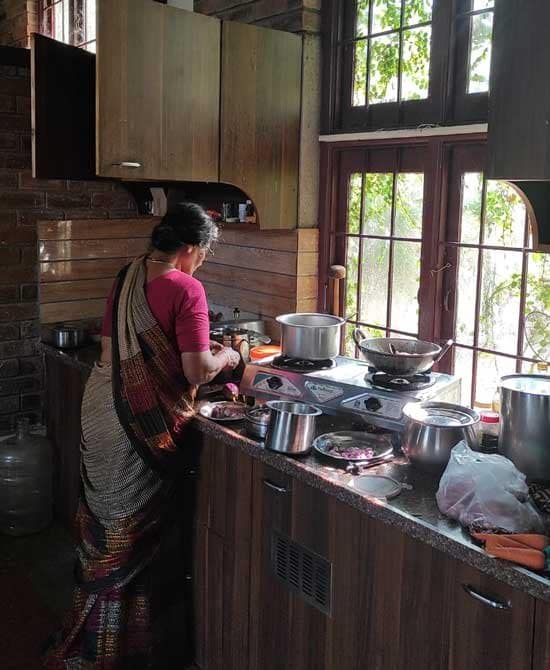 Kasthuri-Amma-cooking